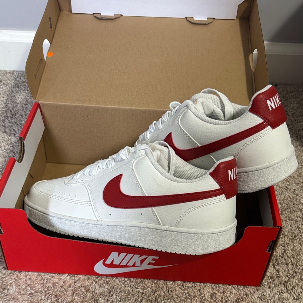 Nike Women’s Court Vision Low tops